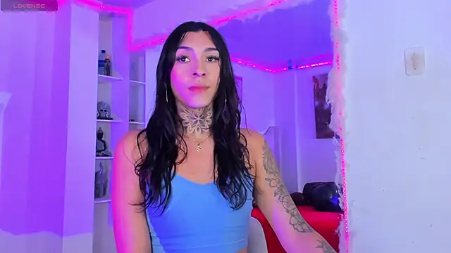 Snapshot of Camila_Coxx chatting on October 18, 2025, 7:03 pm Camila Coxx online show from October 18, 2025, 7:03 pm