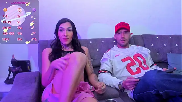 Snapshot of Camila_Coxx chatting on December 21, 2025, 3:02 am Camila Coxx online show from December 21, 2025, 3:02 am