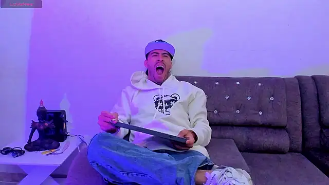 Snapshot of Camila_Coxx chatting on January 7, 2026, 10:01 pm Camila Coxx online show from January 7, 2026, 10:01 pm