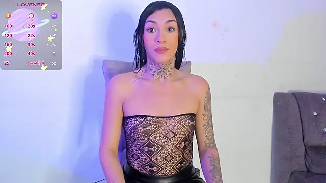 Snapshot of Camila_Coxx chatting on February 1, 2026, 3:16 am Camila Coxx online show from February 1, 2026, 3:16 am