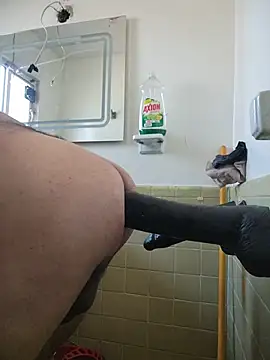 Snapshot of Ricorry@xh chatting on July 9, 2026, 12:04 am Ricorryxh online show from July 9, 2026, 12:04 am