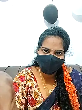 Snapshot of melina214 chatting on January 18, 2026, 4:16 am melina214 online show from January 18, 2026, 4:16 am