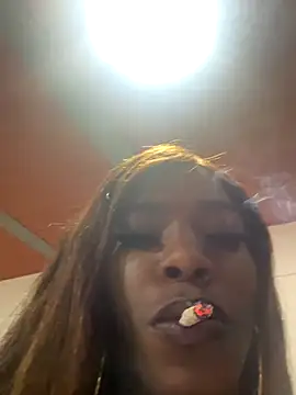 Richchocolatesweet  online show from November 12, 2025, 3:23 pm