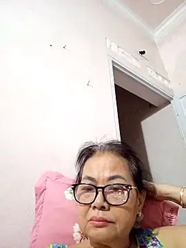 Hotestlove online show from April 7, 2026, 1:22 pm