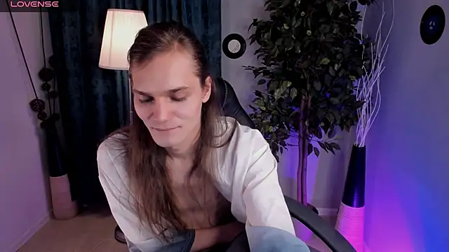 Snapshot of Will_Will_ chatting on February 17, 2026, 9:32 pm Will Will online show from February 17, 2026, 9:32 pm