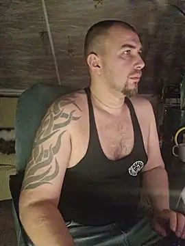 Foxyshaved online show from November 20, 2025, 3:28 am