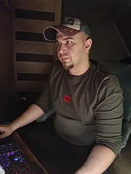 Foxyshaved online show from January 7, 2026, 5:43 am