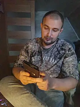 Foxyshaved online show from February 11, 2026, 6:40 am