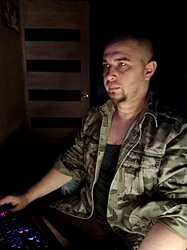 Foxyshaved online show from March 16, 2026, 4:18 am