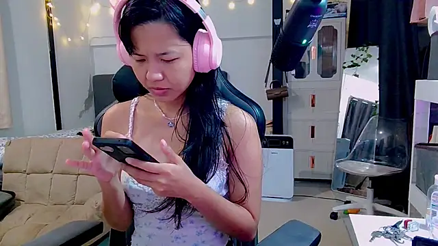 Kana G online show from February 18, 2025, 4:15 am