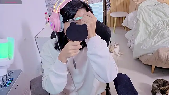 Kana G online show from November 20, 2025, 8:58 am