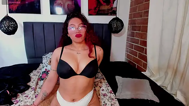 kyliejenner hot online show from September 22, 2025, 4:14 am
