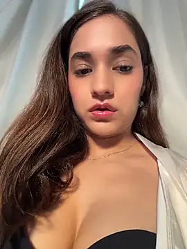 CuteeRose online show from May 12, 2026, 2:58 pm