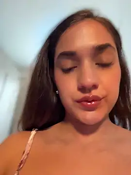 CuteeRose online show from May 16, 2026, 6:28 pm
