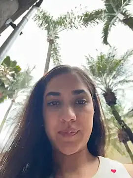 CuteeRose online show from May 18, 2026, 6:03 pm