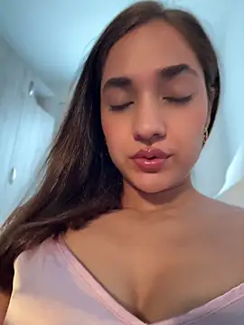 CuteeRose online show from May 23, 2026, 1:48 pm
