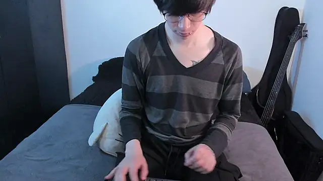 Aventure Twinks online show from June 3, 2026, 2:58 am