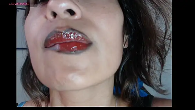 fantasty nylon online show from February 7, 2025, 9:04 pm