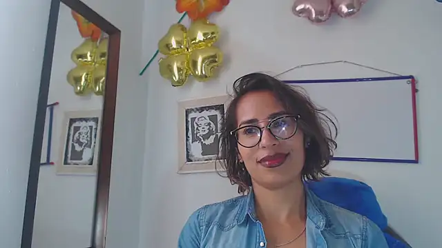 fantasty nylon online show from February 8, 2025, 8:10 pm