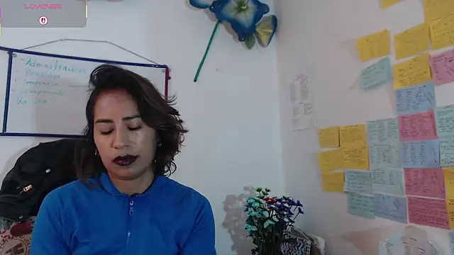 fantasty nylon online show from February 27, 2025, 2:43 pm