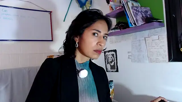 fantasty nylon online show from September 17, 2025, 3:24 pm