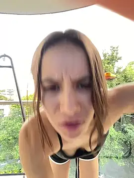 reaLISStic online show from April 15, 2026, 7:58 pm