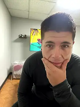 Snapshot of alienslian chatting on January 18, 2026, 10:57 pm alienslian online show from January 18, 2026, 10:57 pm