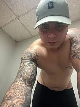 Snapshot of alienslian chatting on March 5, 2026, 6:48 pm alienslian online show from March 5, 2026, 6:48 pm