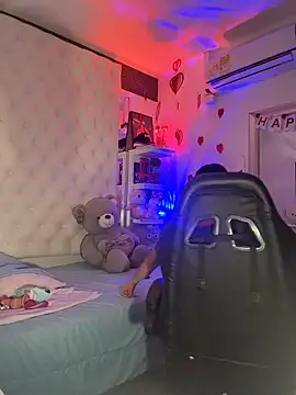 Snapshot of ZarahEvans chatting on February 16, 2026, 8:16 pm ZarahEvans online show from February 16, 2026, 8:16 pm