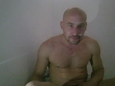 Snapshot of Smileboy698 chatting on February 6, 2026, 8:34 pm Smileboy698 online show from February 6, 2026, 8:34 pm
