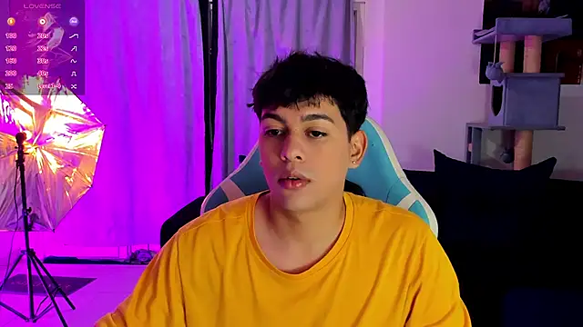 Franco Rizzo  online show from November 16, 2025, 10:04 pm