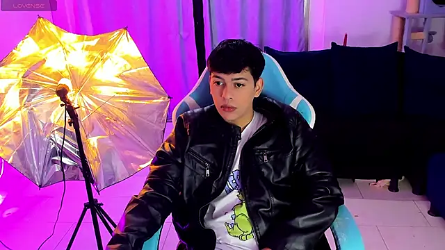 Franco Rizzo  online show from November 24, 2025, 8:08 pm