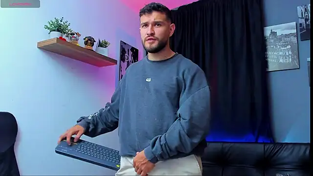 Snapshot of AndrewDiaz chatting on March 5, 2025, 3:29 am AndrewDiaz online show from March 5, 2025, 3:29 am