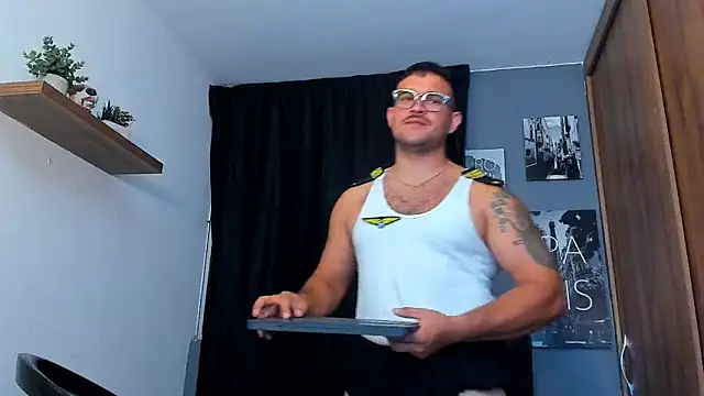 Snapshot of AndrewDiaz chatting on June 29, 2026, 7:03 am AndrewDiaz online show from June 29, 2026, 7:03 am