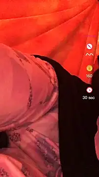 Snapshot of SmokeShow686 chatting on December 21, 2024, 4:25 pm SmokeShow686 online show from December 21, 2024, 4:25 pm