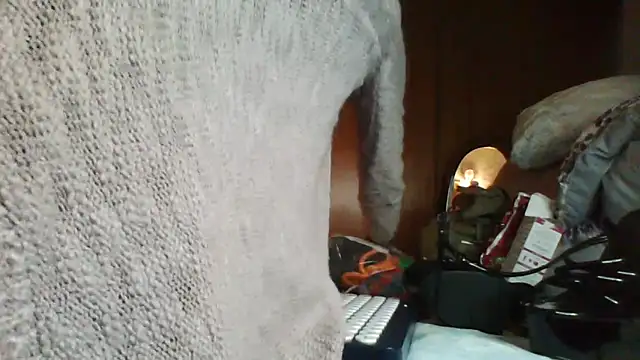 Snapshot of SmokeShow686 chatting on December 22, 2024, 6:28 am SmokeShow686 online show from December 22, 2024, 6:28 am