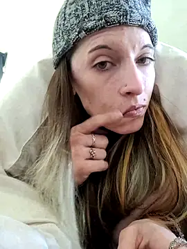 Snapshot of SmokeShow686 chatting on March 1, 2025, 3:49 pm SmokeShow686 online show from March 1, 2025, 3:49 pm