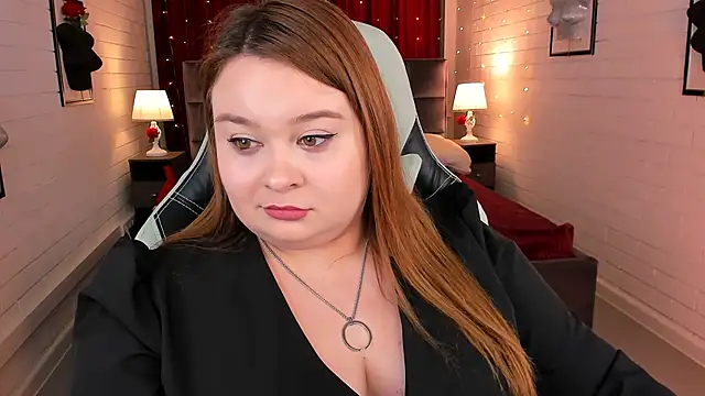 Snapshot of KimberlyMaran chatting on February 28, 2025, 7:35 pm KimberlyMaran online show from February 28, 2025, 7:35 pm