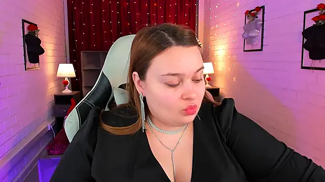 Snapshot of KimberlyMaran chatting on March 5, 2025, 9:16 am KimberlyMaran online show from March 5, 2025, 9:16 am