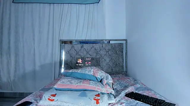 Snapshot of Muscle_King_Cum chatting on January 28, 2025, 12:32 pm Muscle King Cum online show from January 28, 2025, 12:32 pm