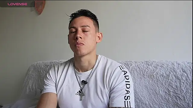 Muscle King Cum online show from June 29, 2026, 1:33 pm