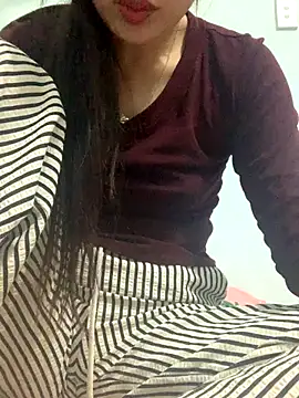 Snapshot of Hoanami chatting on November 21, 2025, 4:16 pm Hoanami online show from November 21, 2025, 4:16 pm