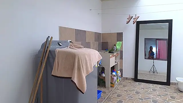 tatiana big ass boobs online show from October 28, 2025, 3:47 pm