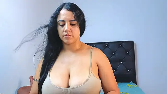 tatiana big ass boobs online show from November 27, 2025, 6:43 pm