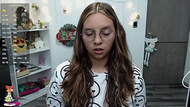 Valery7rose  online show from December 5, 2024, 9:39 pm