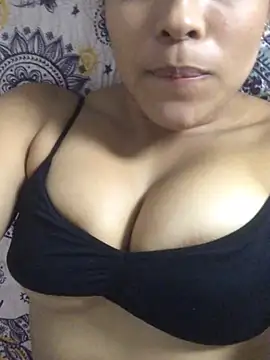 JuanaSimons online show from July 22, 2026, 12:24 am