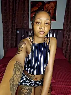 Snapshot of Candiey001 chatting on December 13, 2024, 8:37 pm Candiey001 online show from December 13, 2024, 8:37 pm