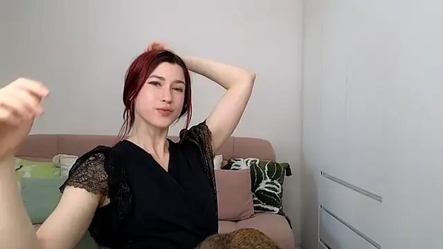 AliciaNewell online show from October 18, 2025, 10:49 am