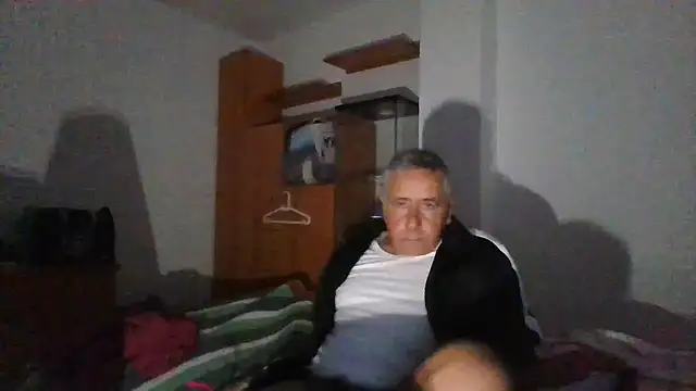 parejamlga58 online show from December 14, 2025, 9:41 pm