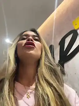 Snapshot of Emilia_Bakerr chatting on December 10, 2024, 6:17 pm Emilia Bakerr online show from December 10, 2024, 6:17 pm